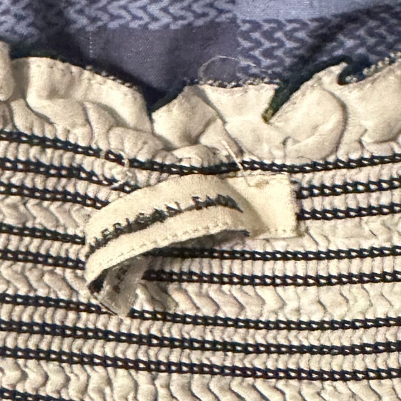 AMERICAN EAGLE SMOCKED, LINED FLANNEL TOP WITH POCKETS, NWOT!! - Picture 6 of 7